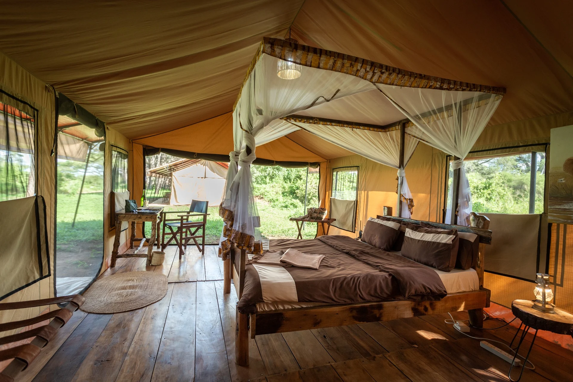 Double bed luxury safari tent