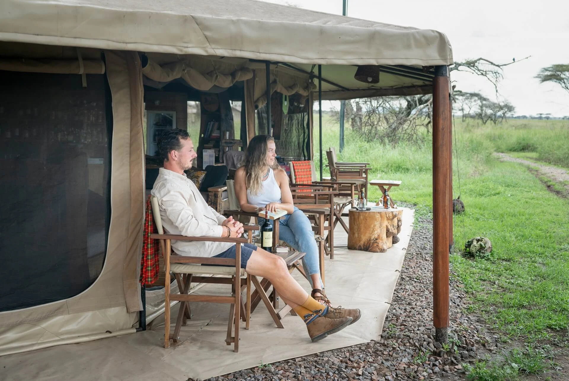 guests-relaxing-on-the-lounge-veranda