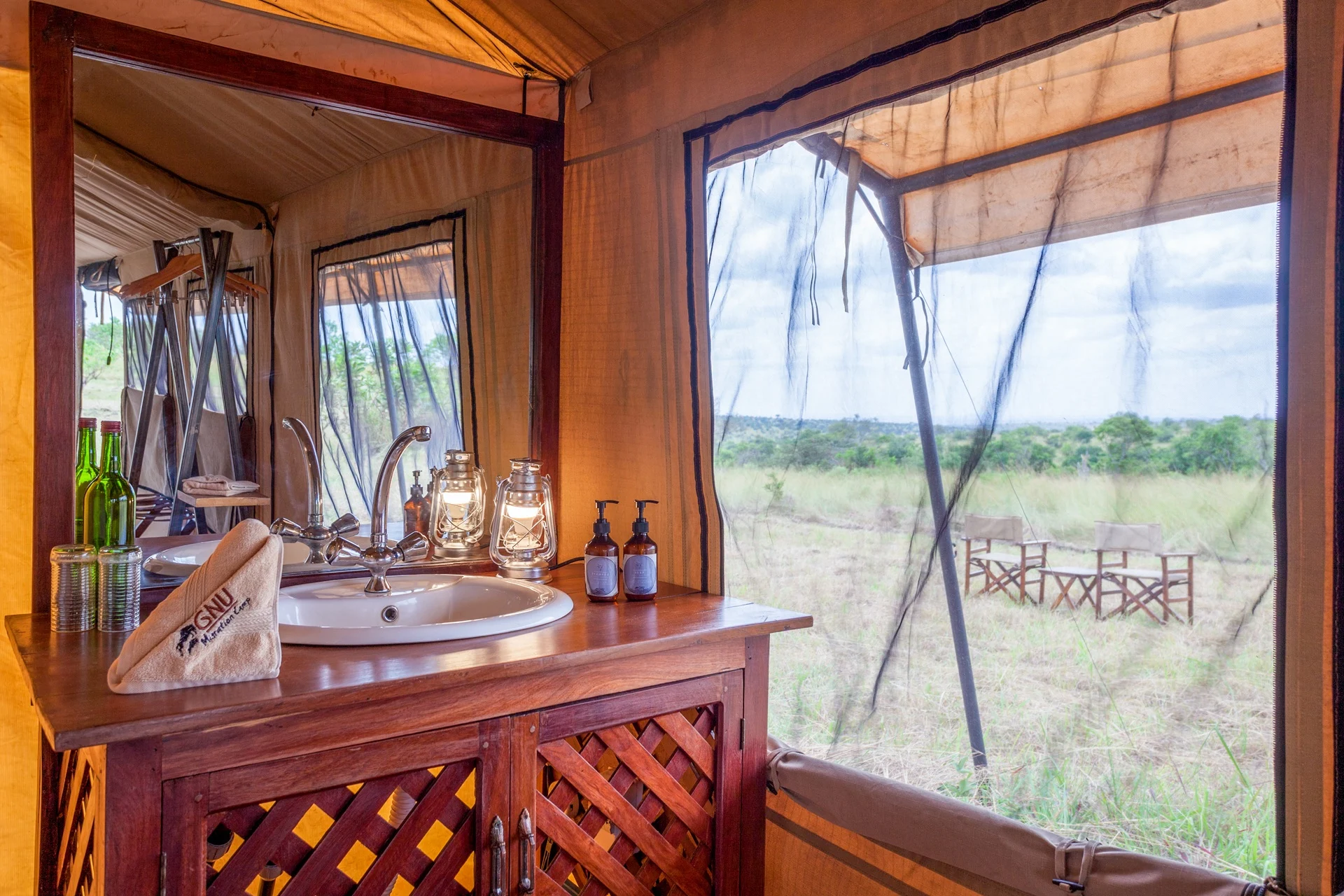 Washstand in a tent at Gnu Ndutu Camp looking out over the plains